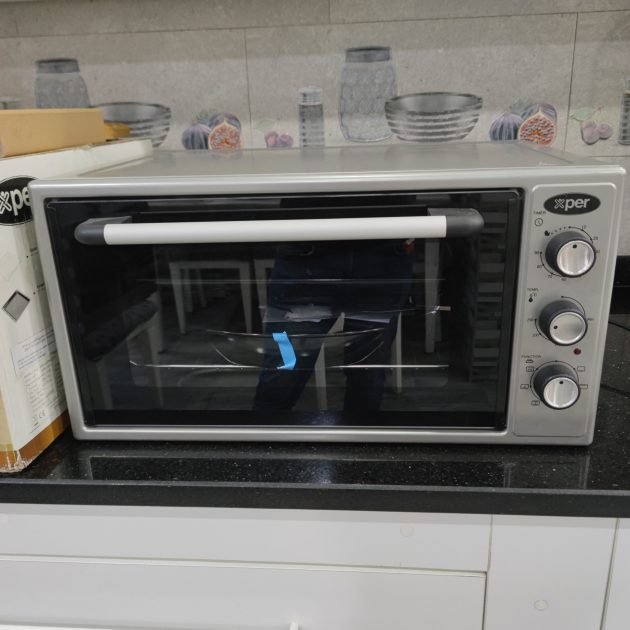 Four électrique XPER 52L ventilé avec éclairage intérieur et tourne broche