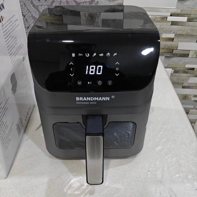 Friteuse sans huile Airfryer 4 litres BRANDMANN Originale avec 8 prereglages et une lampe Avec Fenêtre Visible