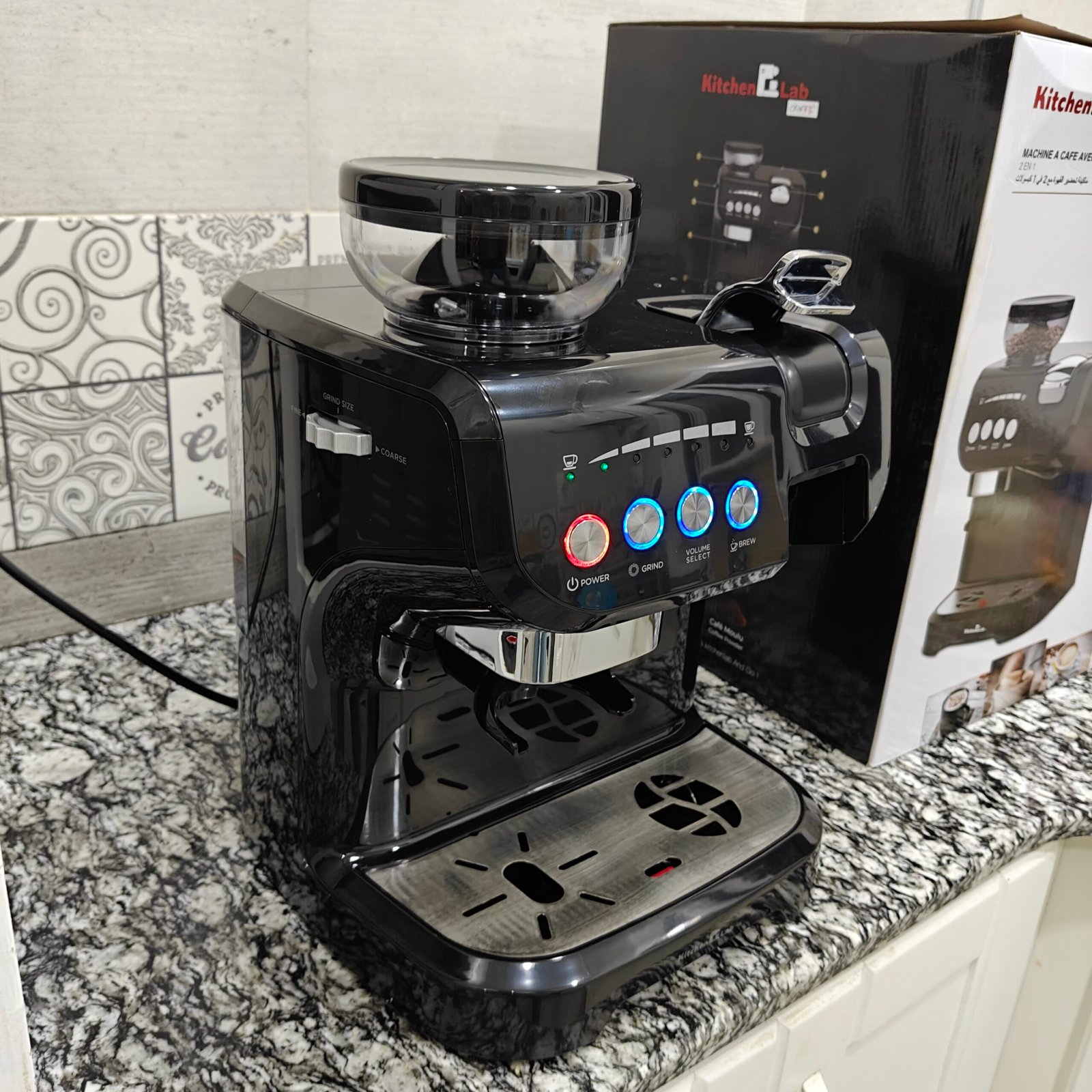 Machine à café KitchenLab 19Bar 3en1 ( café moulu + capsules nespresso + moulin a café ) – Image 3